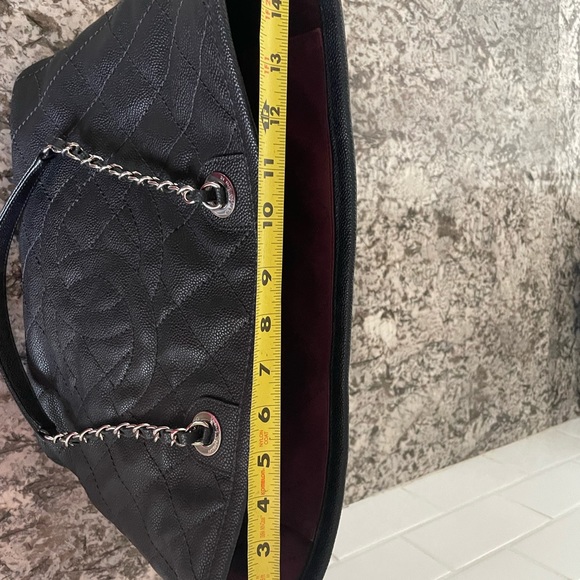 Channel caviar quilted tote, purse with matching pouchlette - Picture 16 of 16